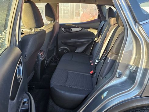 Used 2020 Nissan Rogue Sport S image 13