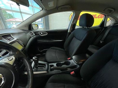 Used 2019 Nissan Sentra SV FWD image 12