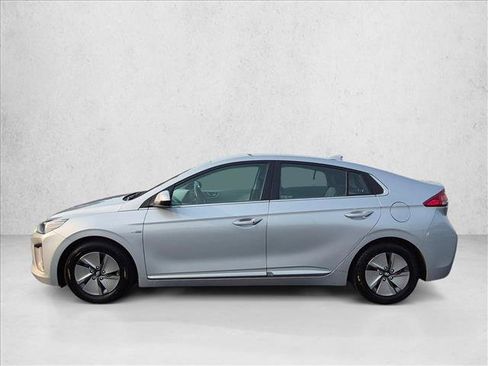 Used 2020 Hyundai Ioniq SE FWD image 9