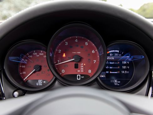 New 2025 Porsche Macan image 31