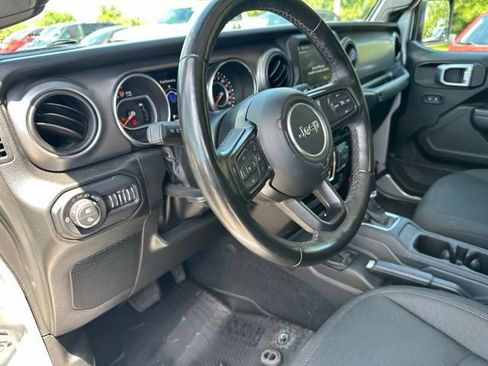 Used 2022 Jeep Gladiator Sport AWD/4WD image 14