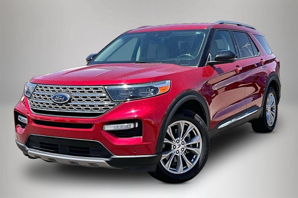 Used 2022 Ford Explorer Limited w/ Equipment Group 301A AWD/4WD image 3