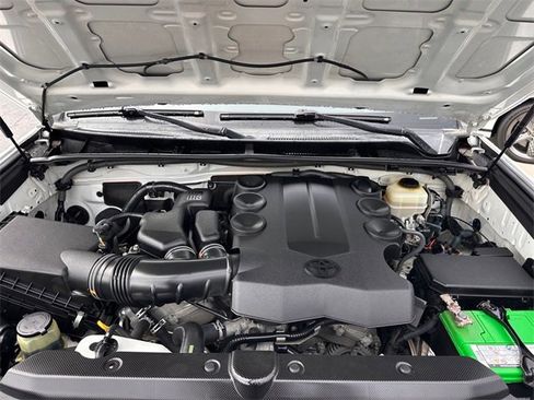 Used 2014 Toyota 4Runner SR5 image 27