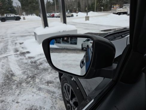 Used 2017 Nissan Rogue SV image 37