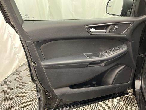 Used 2018 Ford Edge SE image 22