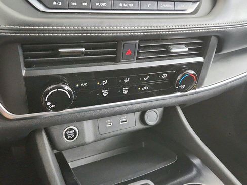 Used 2023 Nissan Rogue S AWD/4WD image 32