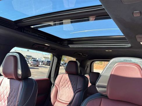 Certified 2025 INFINITI QX80 Autograph w/ Autograph Exterior Package image 22