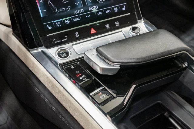 Used 2024 Audi Q8 e-tron Premium Plus w/ Premium Plus Package AWD/4WD image 18