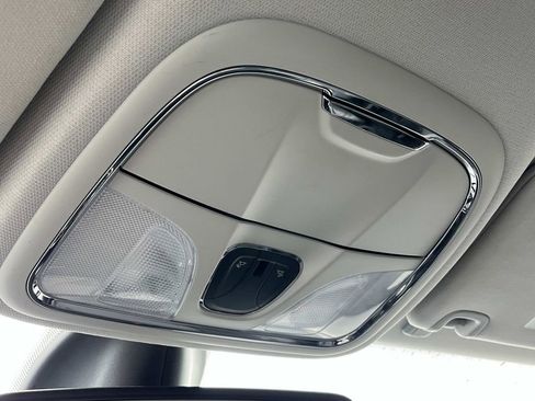 Used 2020 Jeep Cherokee Limited image 34