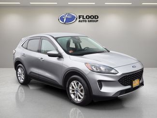 Used 2021 Ford Escape SE video 1