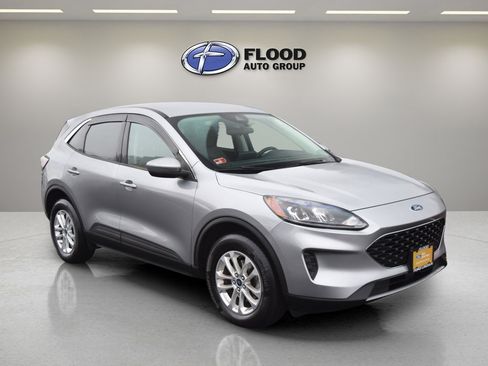 Used 2021 Ford Escape SE image 1