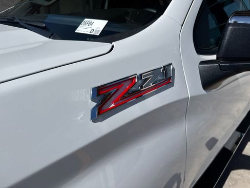 Used 2024 Chevrolet Silverado 1500 LT w/ Z71 Off-Road Package image 10