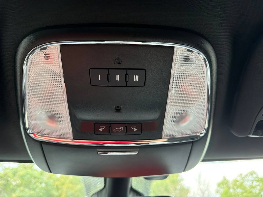Used 2020 Jeep Grand Cherokee Altitude AWD/4WD image 41