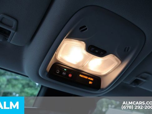Used 2025 Chevrolet TrailBlazer LT AWD/4WD image 34