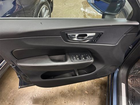 Certified 2023 Volvo XC60 B5 Core w/ Climate Package image 11