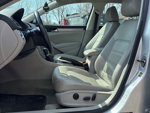 Used 2014 Volkswagen Passat 1.8T Wolfsburg Edition image 9