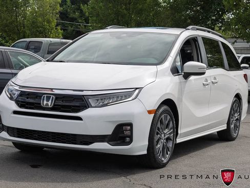 Used 2025 Honda Odyssey Touring image 16