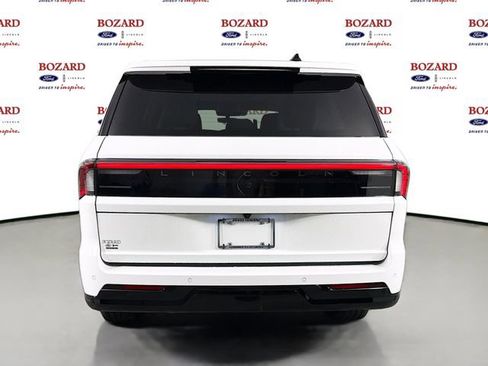 New 2026 Lincoln Navigator Premiere AWD/4WD image 7