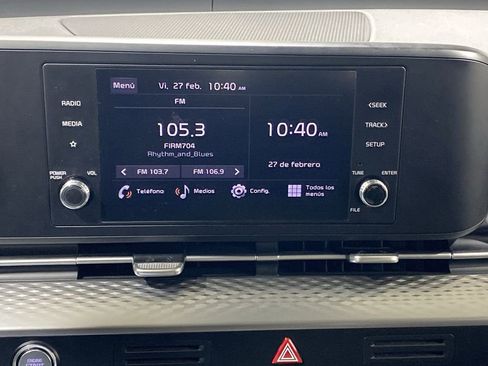 Used 2024 Kia Carnival LX image 12