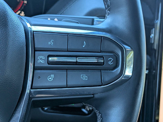 Used 2025 GMC Yukon XL Denali AWD/4WD image 29