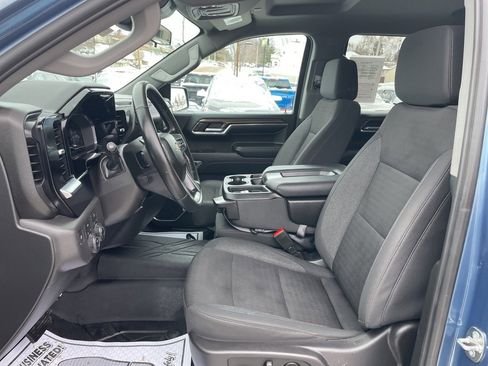 Used 2024 Chevrolet Silverado 1500 LT image 3