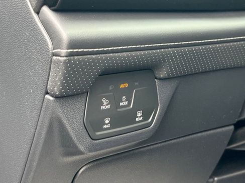 New 2026 Volkswagen Atlas SE image 30