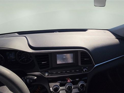 Used 2019 Hyundai Elantra SE w/ Cargo Package image 9