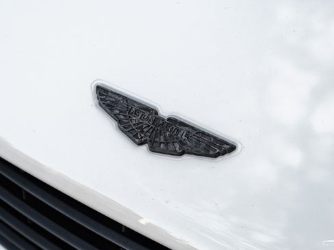 Used 2015 Aston Martin Vanquish Coupe RWD image 5