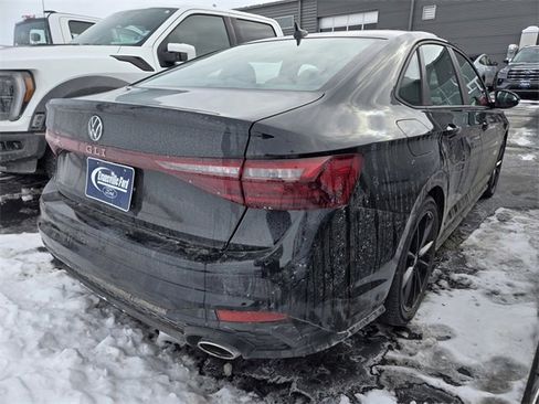 Used 2025 Volkswagen Jetta GLI Autobahn image 4