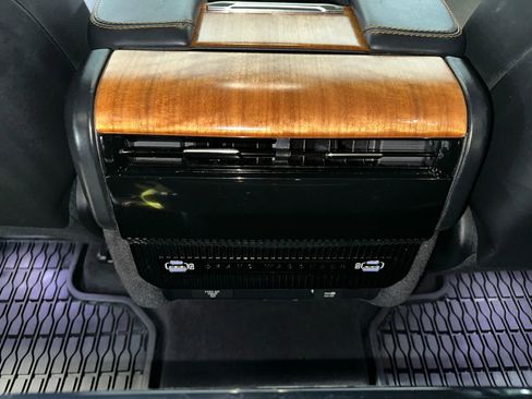 Used 2022 Jeep Grand Wagoneer Series III AWD/4WD image 34
