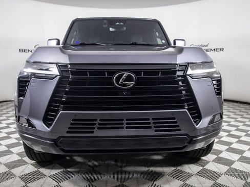 Used 2024 Lexus GX 550 w/ Cold Area Package image 7