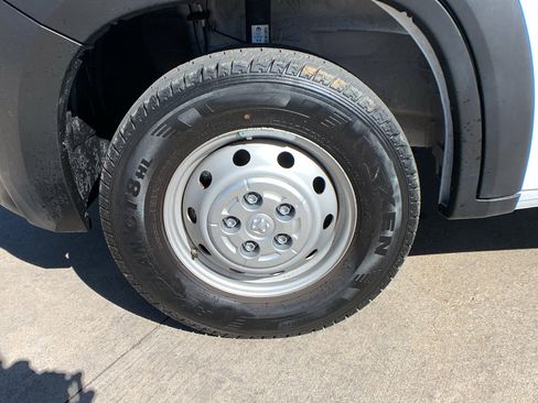 Used 2023 RAM ProMaster 2500 image 9