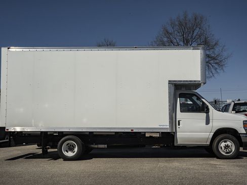 New 2026 Ford E-450 and Econoline 450 Super Duty w/ Power Equipment Group image 3