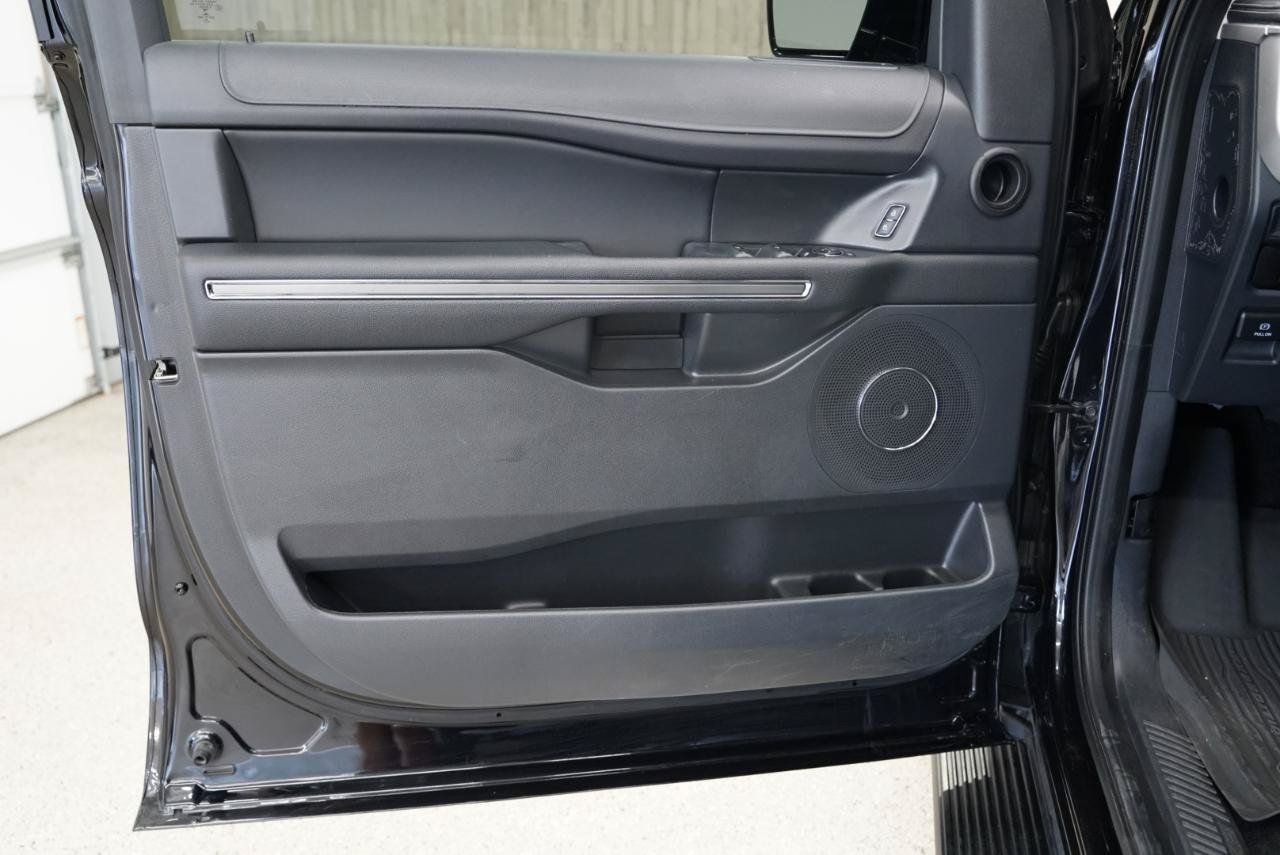 Used 2023 Ford Expedition XLT AWD/4WD image 28