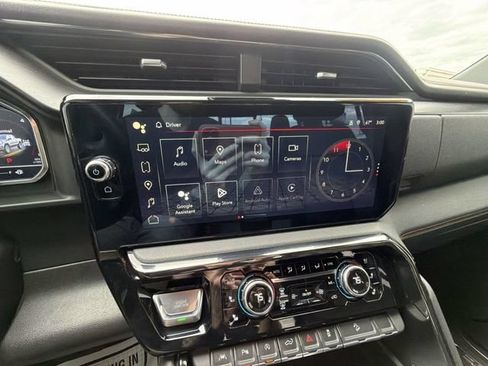 Used 2024 GMC Sierra 1500 AT4 w/ Technology Package AWD/4WD image 18