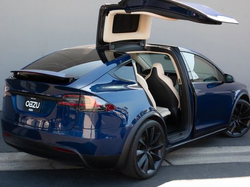 Used 2018 Tesla Model X P100D image 32