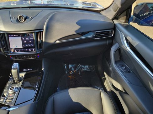 Used 2021 Maserati Levante Base image 21