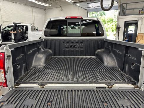 Used 2014 Nissan Frontier SV AWD/4WD image 11