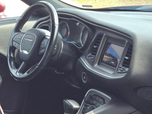 Used 2022 Dodge Challenger GT image 8