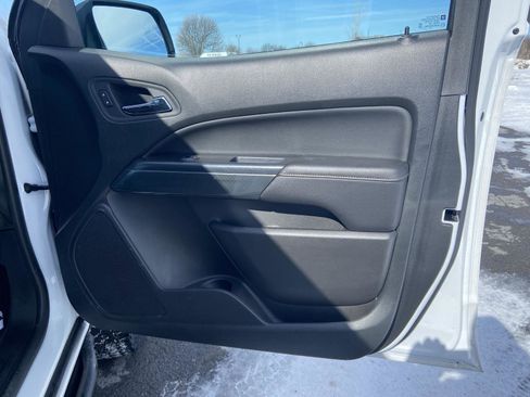 Used 2022 GMC Canyon AT4 image 21