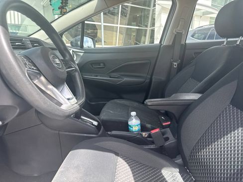 Used 2020 Nissan Versa S FWD image 2