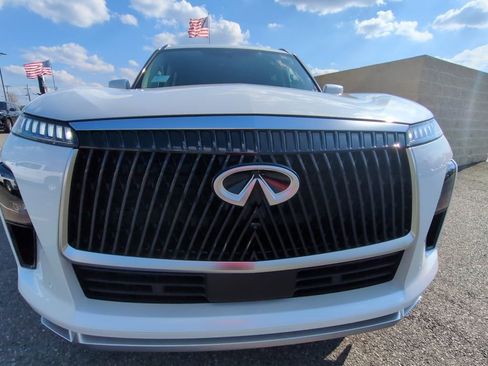 New 2026 INFINITI QX80 Luxe w/ Cargo Package RWD image 3