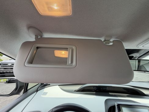 Used 2021 Toyota Prius Prime XLE FWD image 27