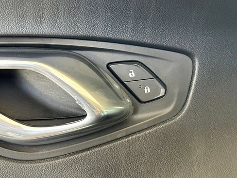 Used 2018 Chevrolet Camaro LT RWD image 35