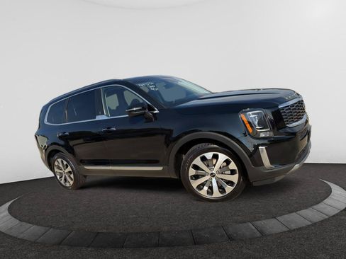 Used 2020 Kia Telluride S w/ S 8 Passenger Seating Package FWD image 3