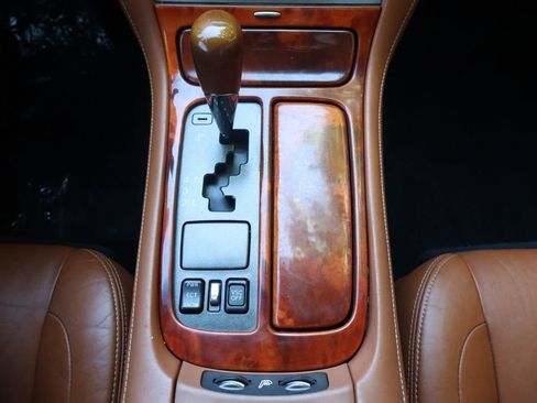 Used 2002 Lexus SC 430 Convertible RWD image 30