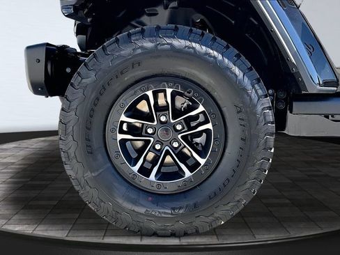 New 2026 Jeep Wrangler Unlimited Rubicon AWD/4WD image 32