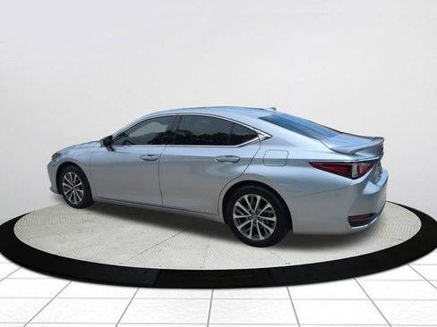 Used 2022 Lexus ES 300h w/ Premium Package FWD image 6