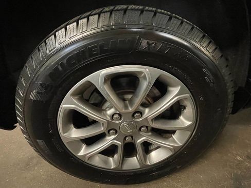 Used 2015 Jeep Grand Cherokee Limited AWD/4WD image 34
