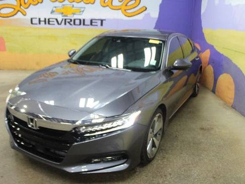 Used 2019 Honda Accord Touring image 4